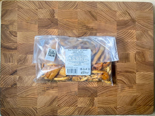 Сыр 150 гр ГОРНЫЙ СЫРОВАР (Ассорти копчёный с укропом и чесноком) в Ступино