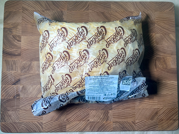 Сыр 1 кг ГОРНЫЙ СЫРОВАР (Паутинка со вкусом красной икры) в Ступино